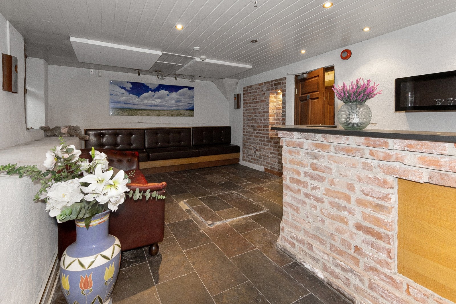 Bar i kjelleren Galleribilde