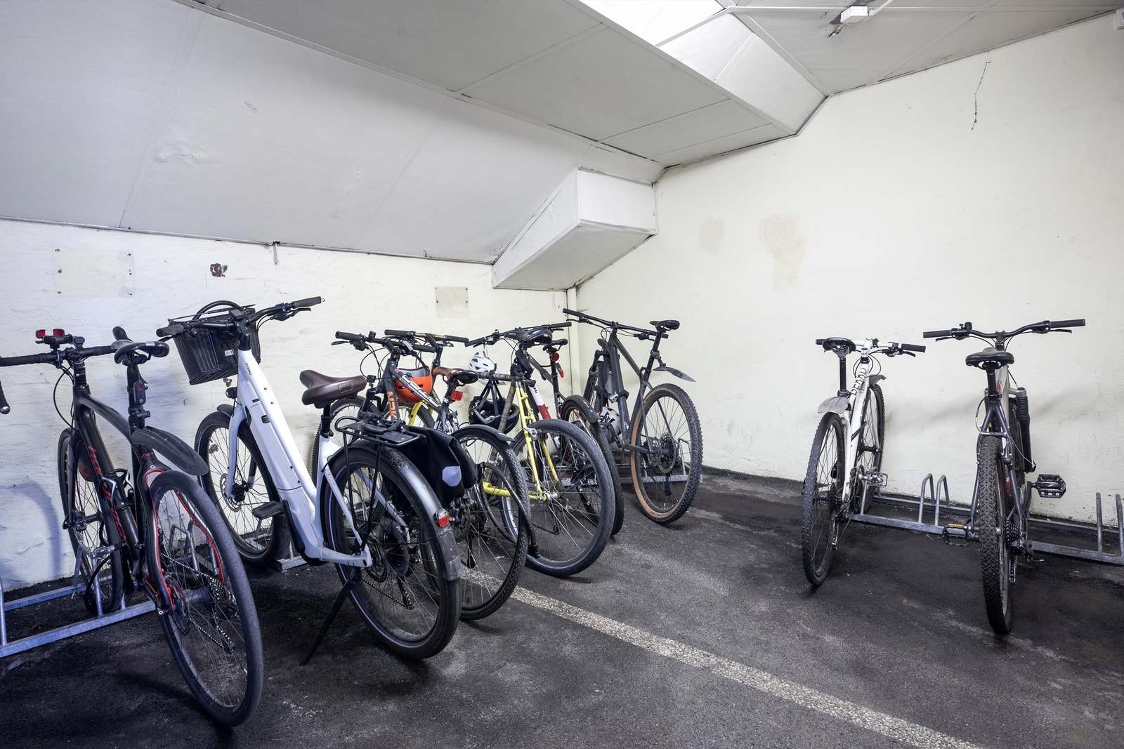 Felles sykkelparkering Galleribilde