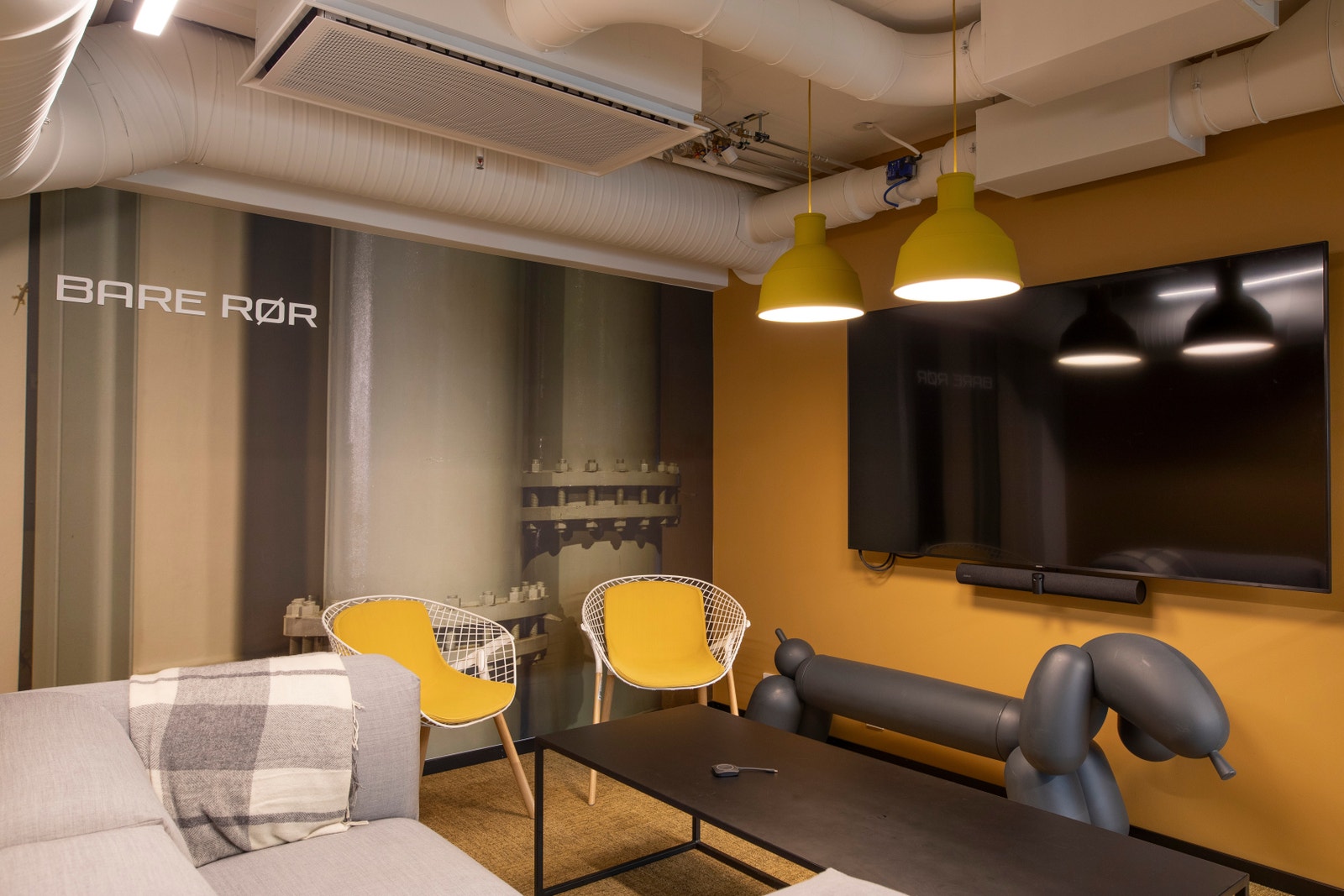 Et mer tilbakelent møterom "bare rør" Galleribilde