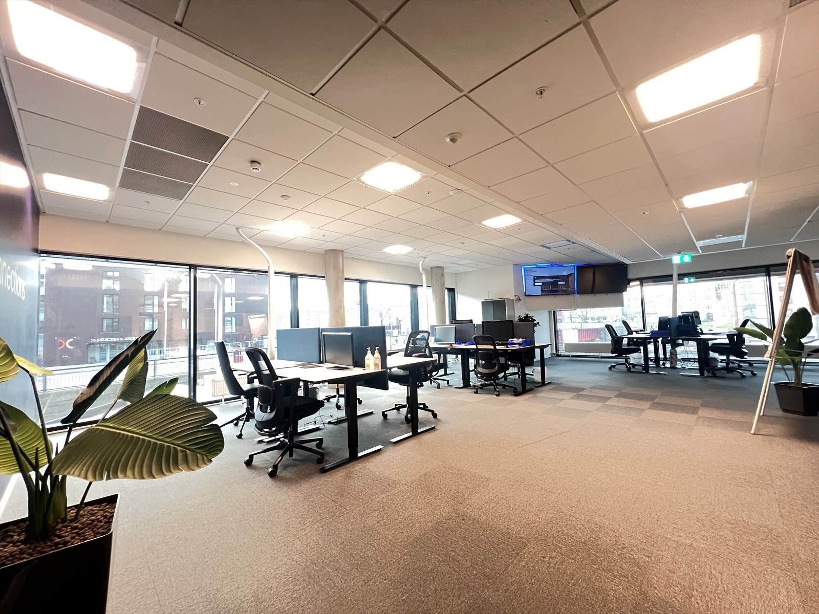 Eksklusivt areal er på ca. 222 kvm BTA og god plass til flere arbeidsgrupper. Galleribilde