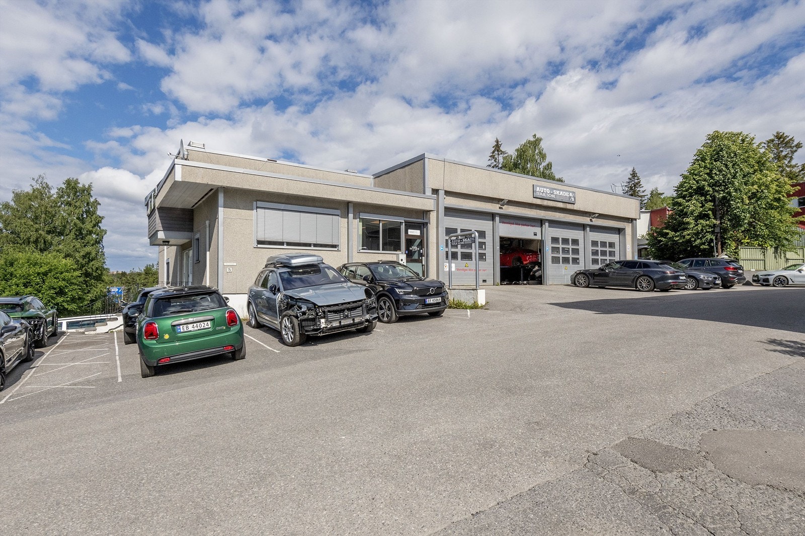 Auto-Skade AS er eiendommens hovedleietaker og har vært leietaker siden 2008. Galleribilde