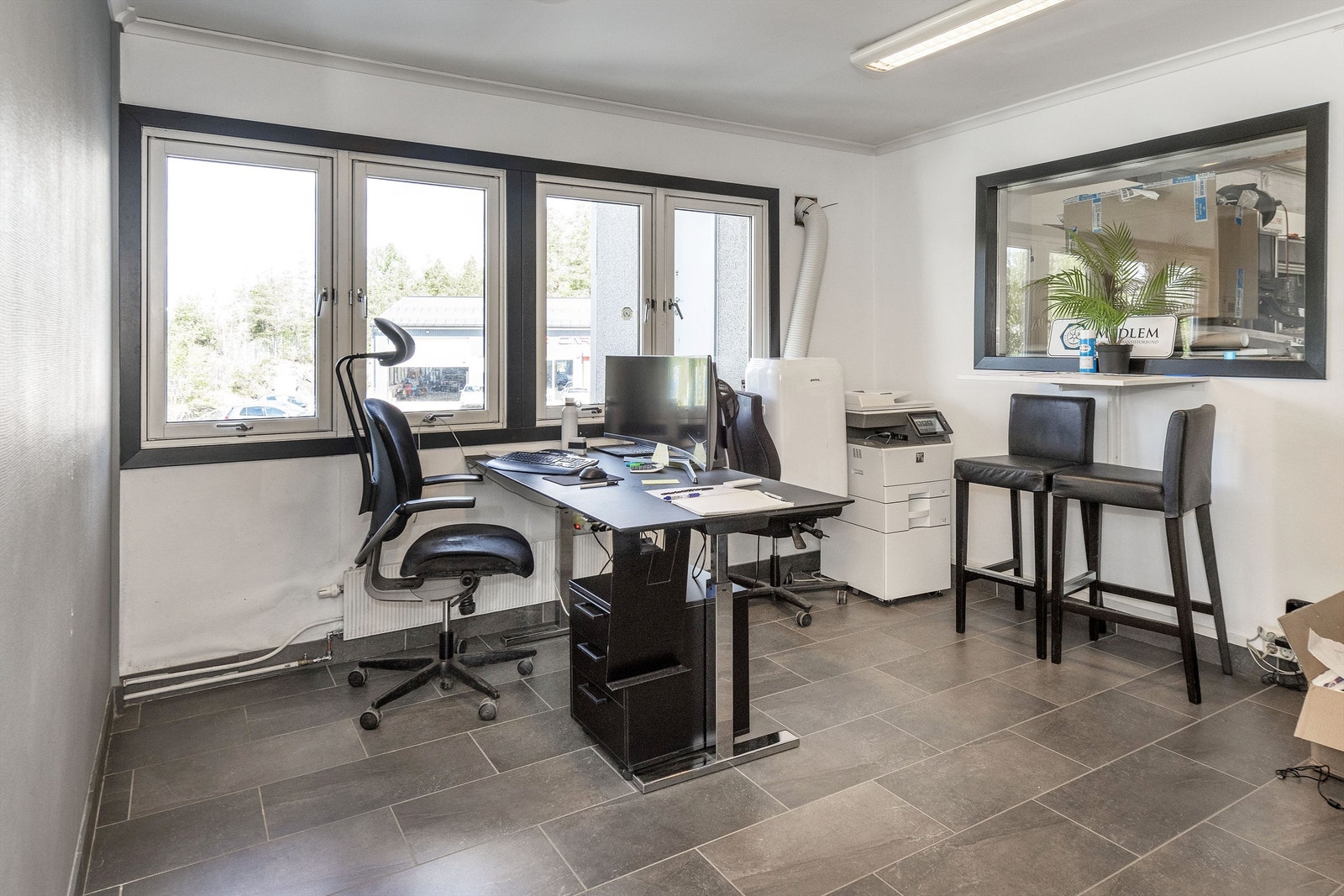 Kontor. Galleribilde