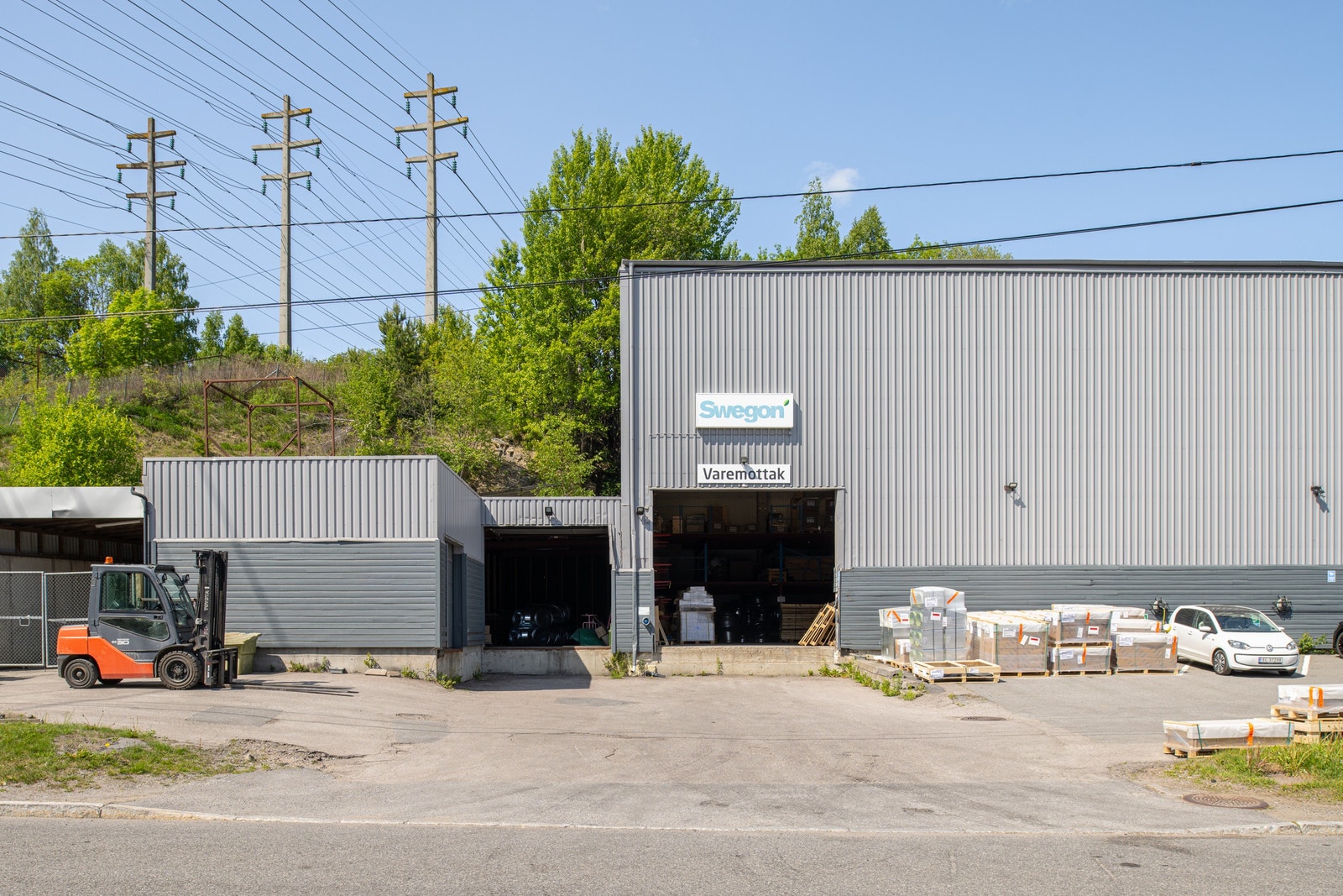 To innkjøringer til eiendommen Galleribilde