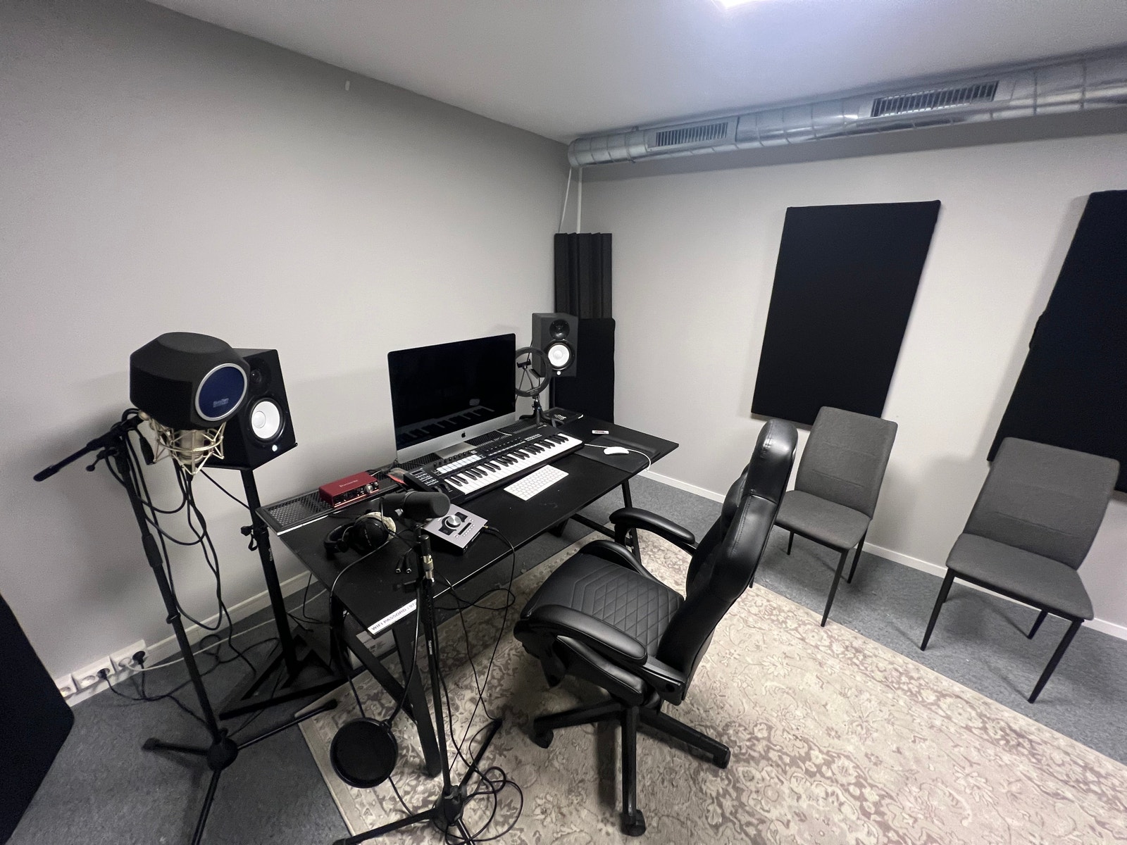 Flytende rom/ Studio Galleribilde