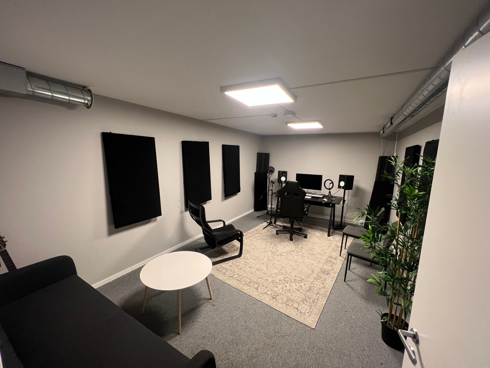 Flytende rom/ Studio Galleribilde