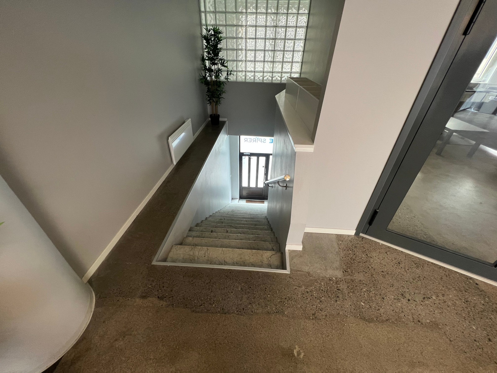 inngangsparti fra bakkeplan Galleribilde