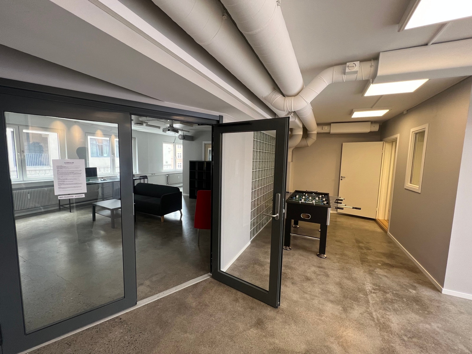 Inngang til sosial sone Galleribilde