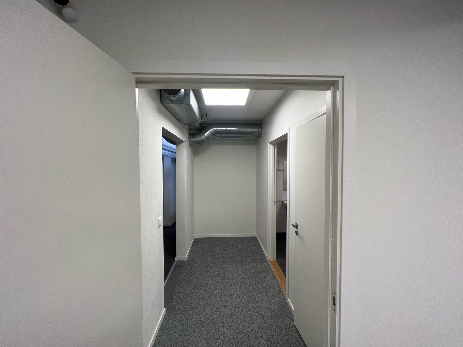 Gang fra fotostudio til Kjøkken/sosial sone Galleribilde