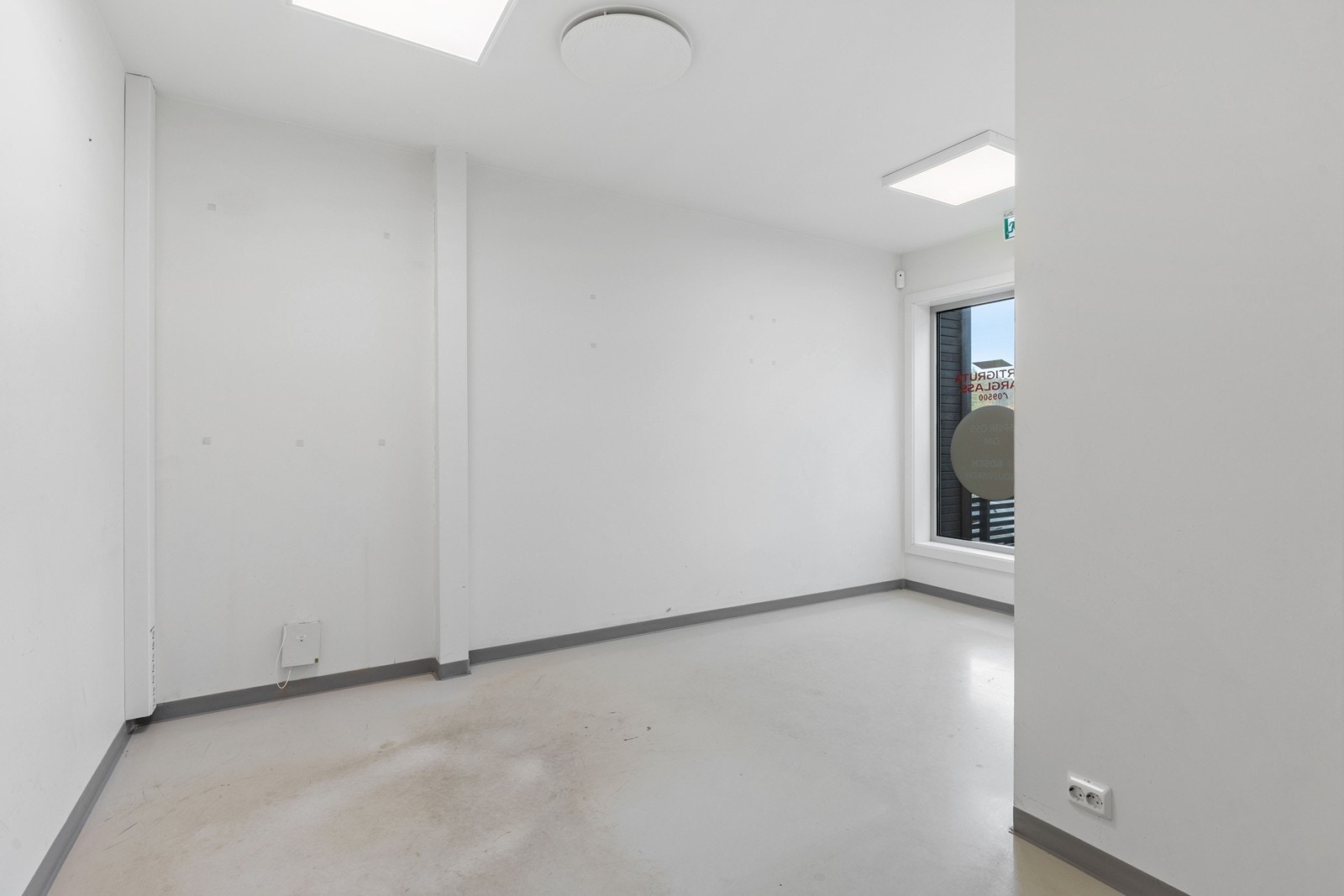 Kundemottak/kontor. Galleribilde