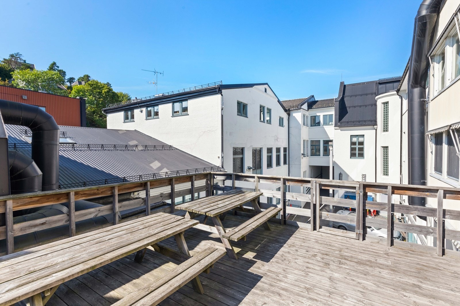 Uteplass mot bakgården. Galleribilde