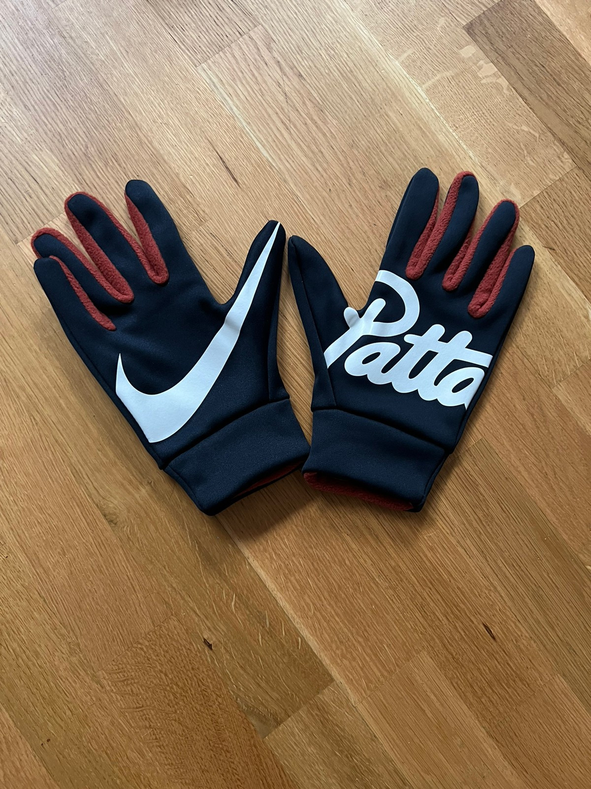 Nike x patta gloves online