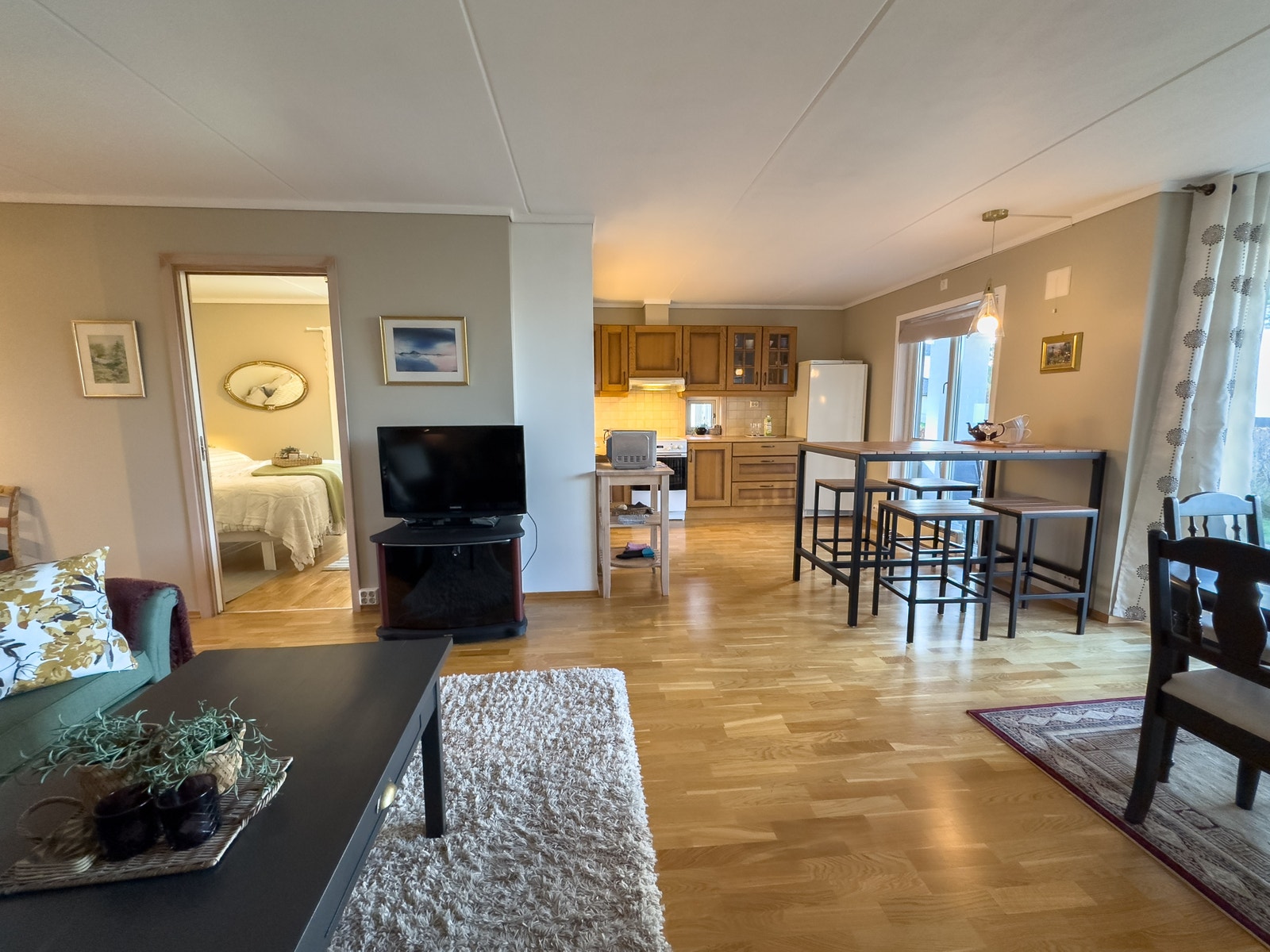 Stue/kjøkken Galleribilde