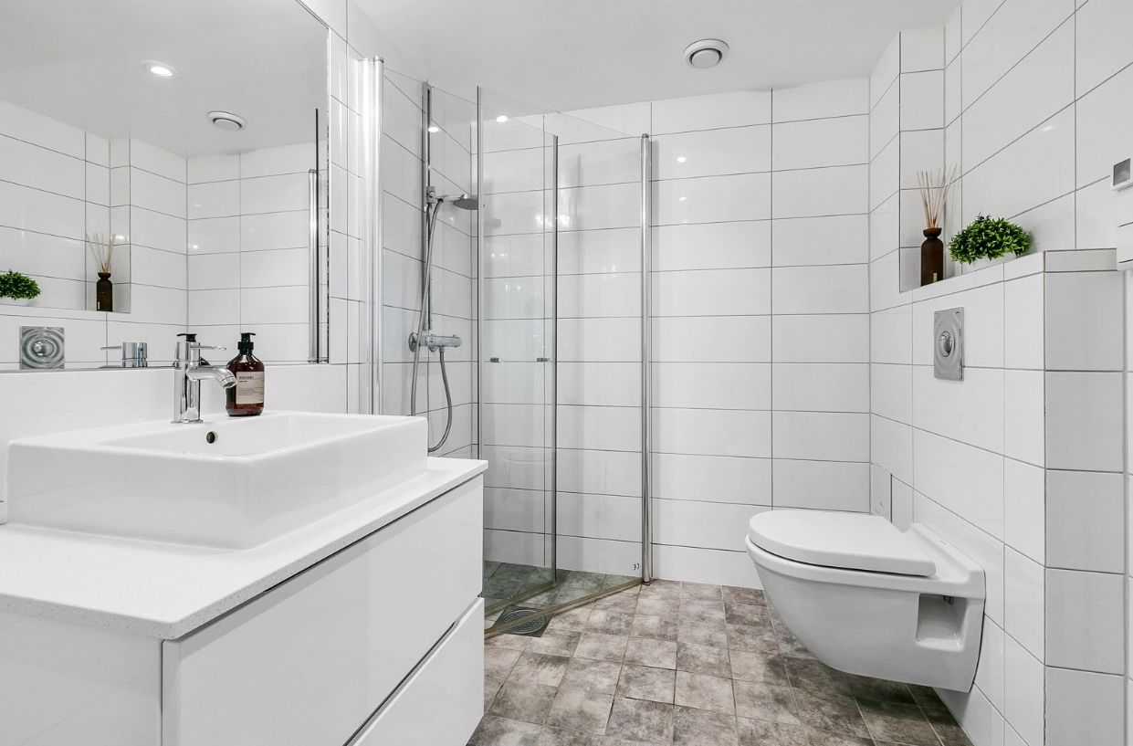 Lyst og strøkent bad fra 2010 Galleribilde