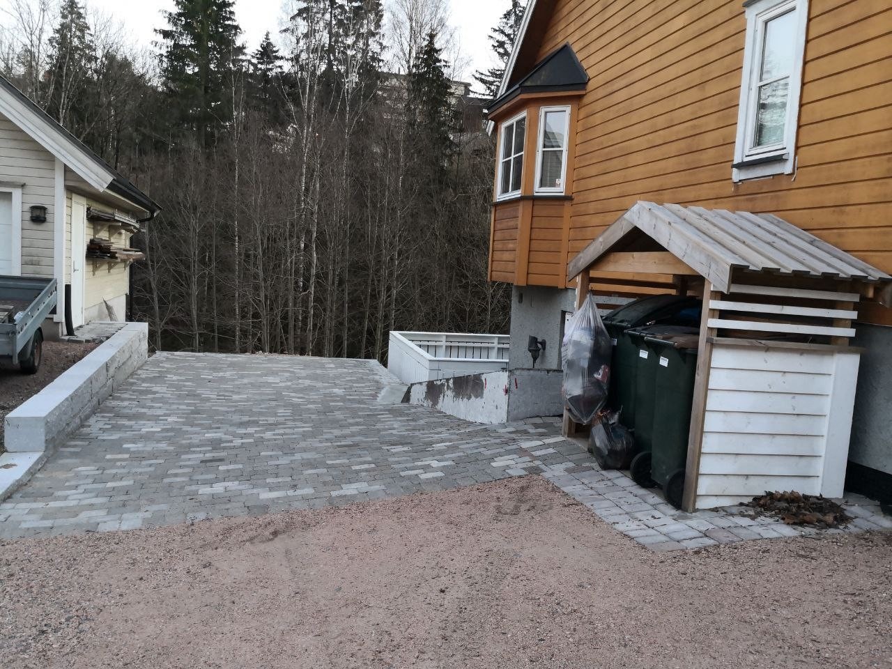 Parkeringsplass foran leilighet Galleribilde