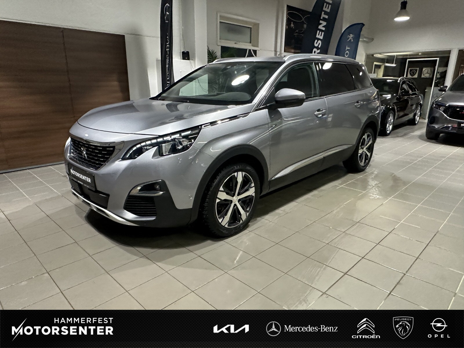 Peugeot 5008 Allure 1,5 BlueHDi 130hk aut Webasto/AdpCruise/Krok/7s 2