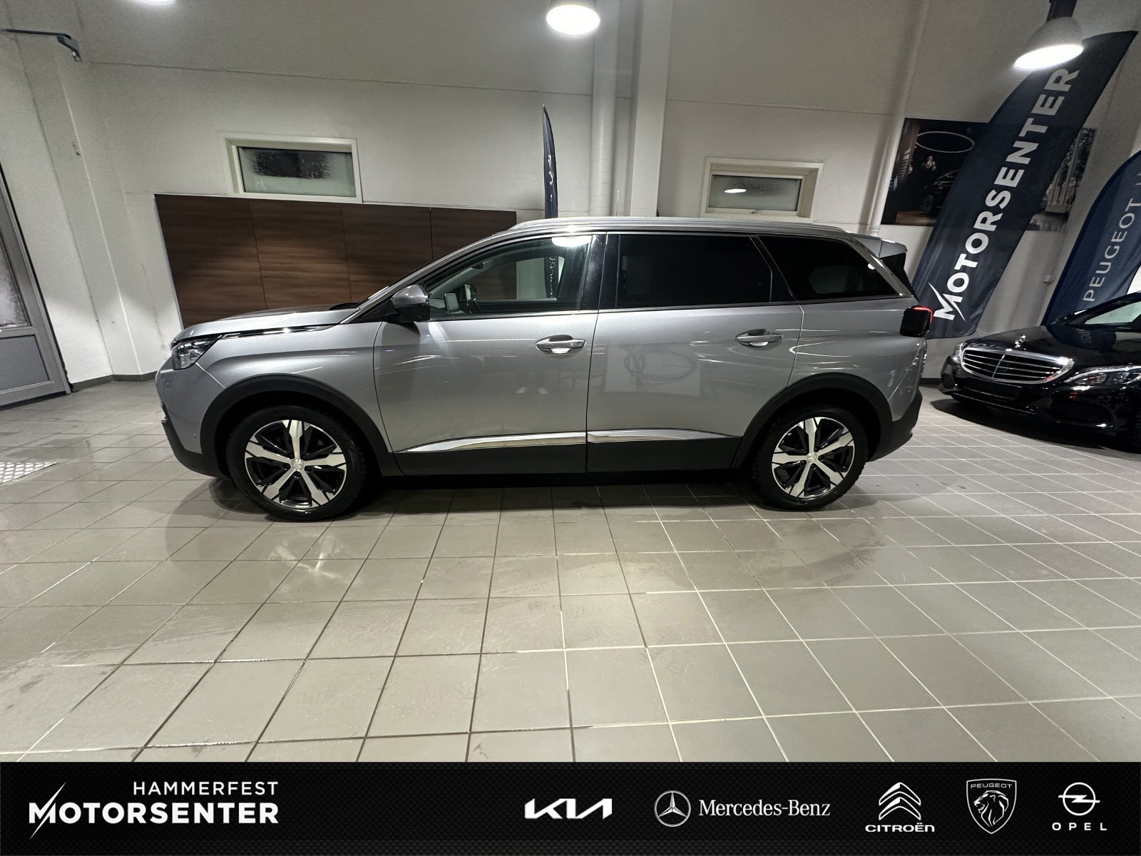 Peugeot 5008 Allure 1,5 BlueHDi 130hk aut Webasto/AdpCruise/Krok/7s 3