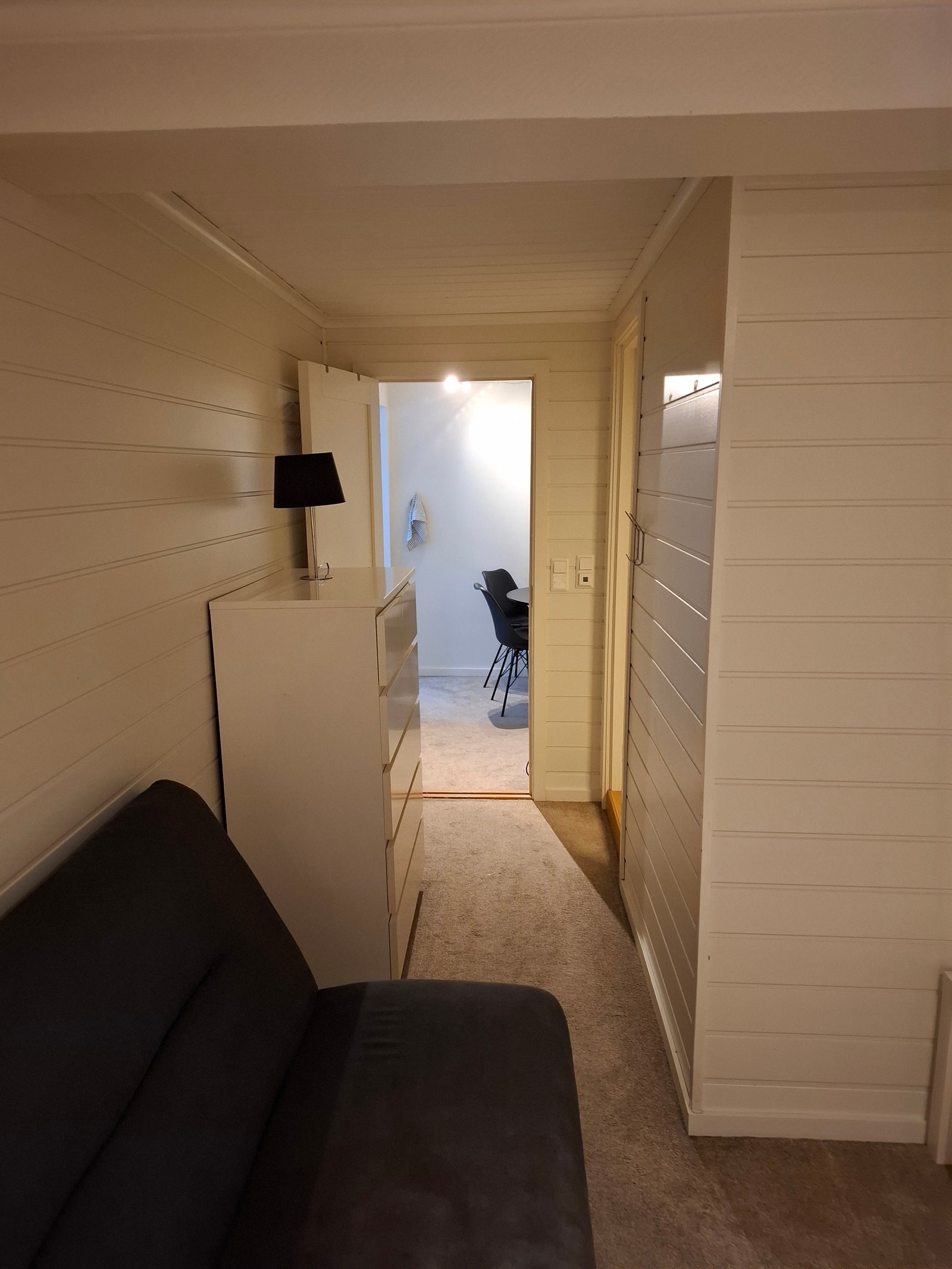 Gang fra stue/soverom til kjøkken Galleribilde