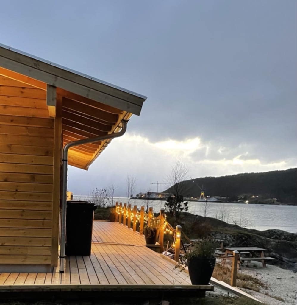 Badehuset - utsikt ut fjorden Galleribilde