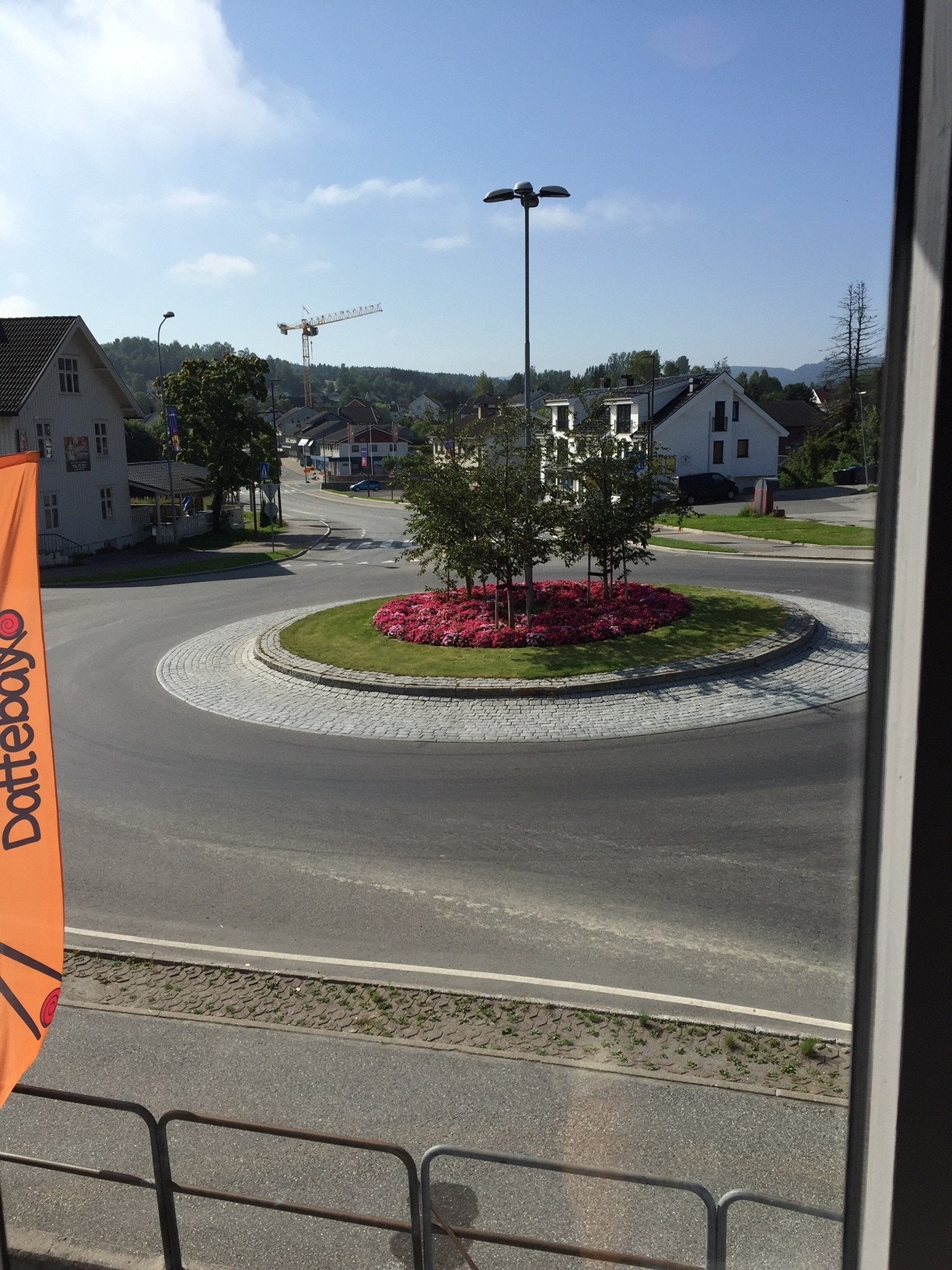 Hybelen ligger rett ved rundkjøringen i Bø sentrum. Galleribilde