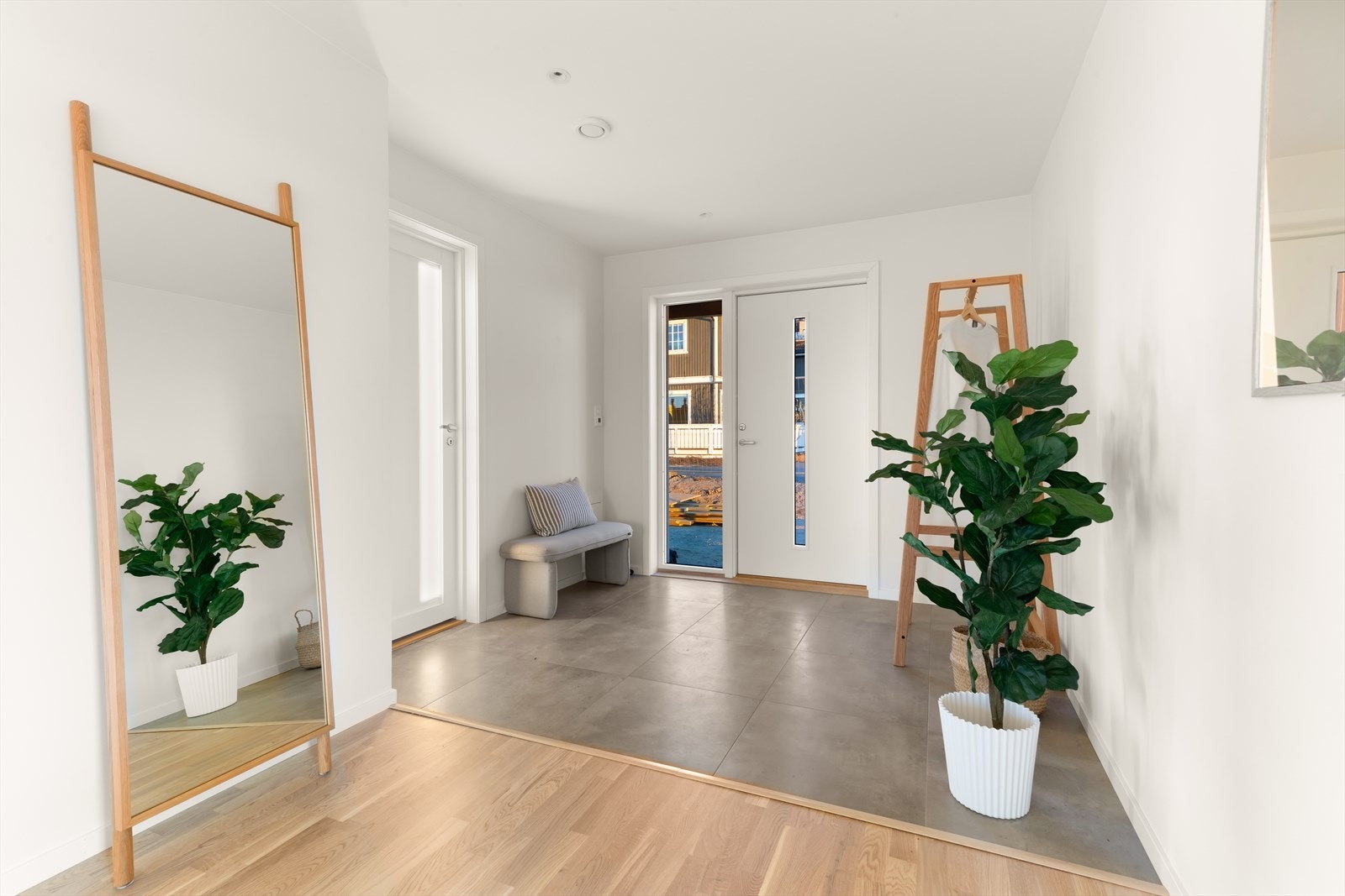 Det er varmekabler i det flislagte gulvet. Galleribilde