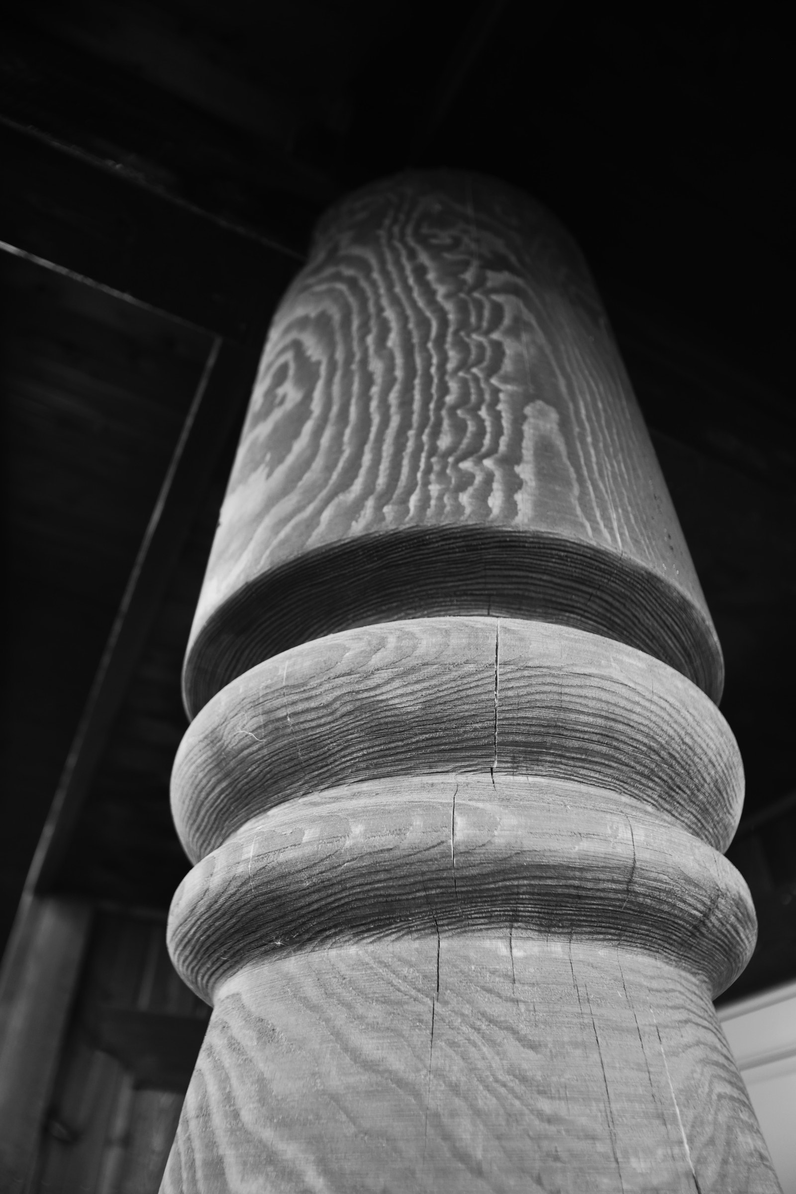 Dreid stolpe Galleribilde