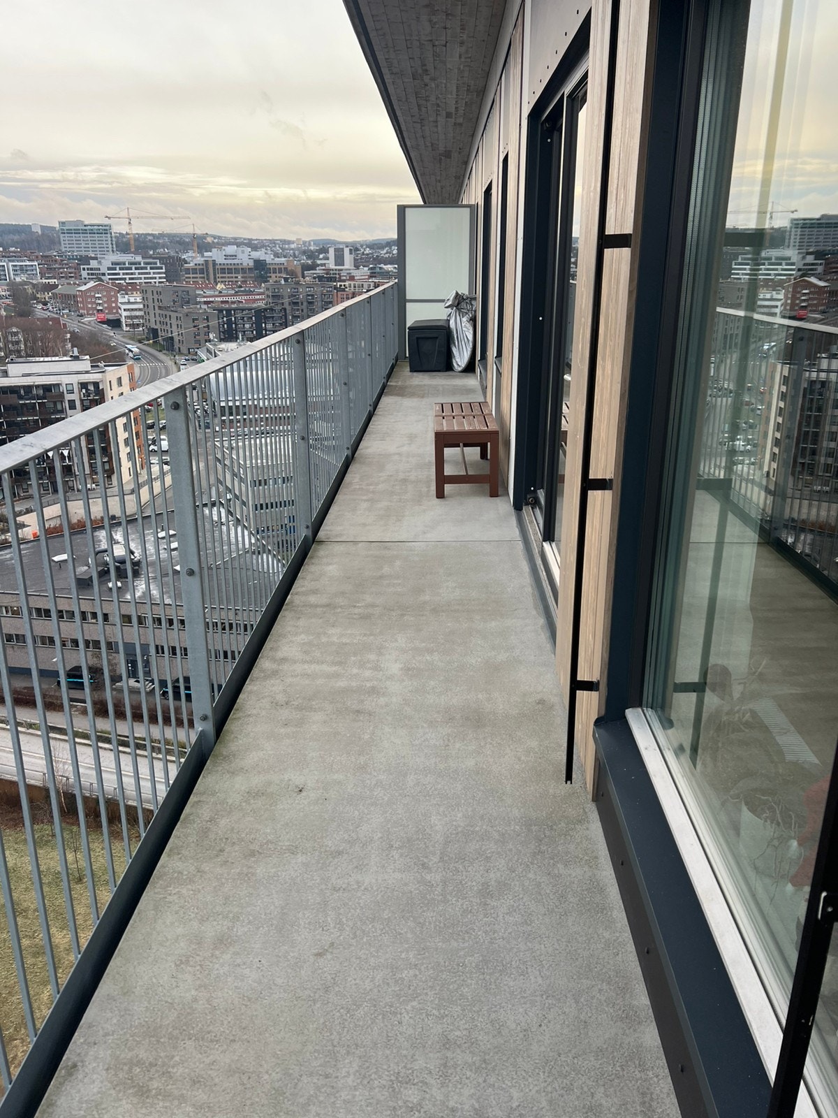 Terrasse rundt hele leiligheten Galleribilde