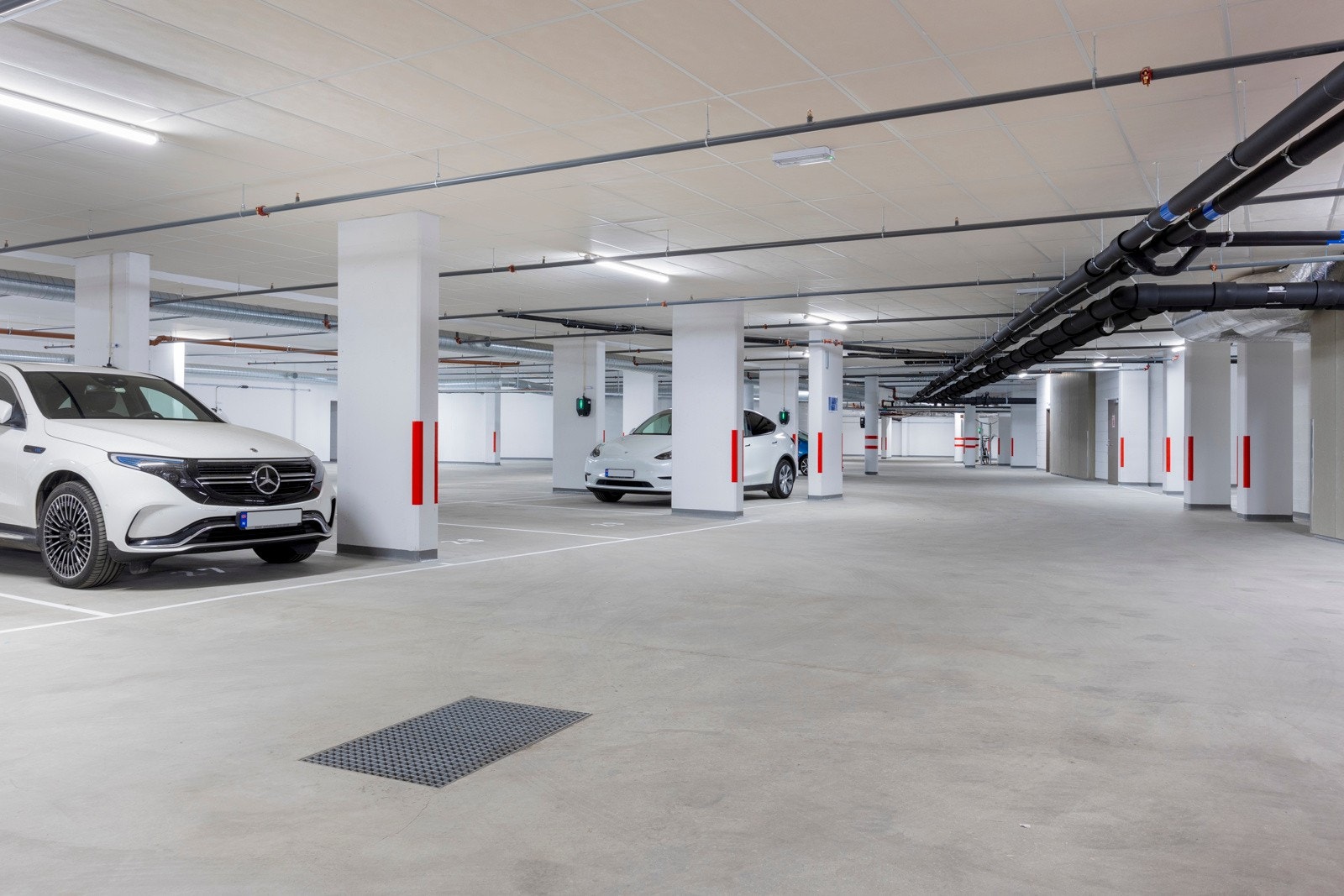 Garasje i underetasjen av Torgkvartalet, alle usolgte boliger har parkering inkludert i prisen eller kan kjøpe det til seg om ønskelig. Galleribilde