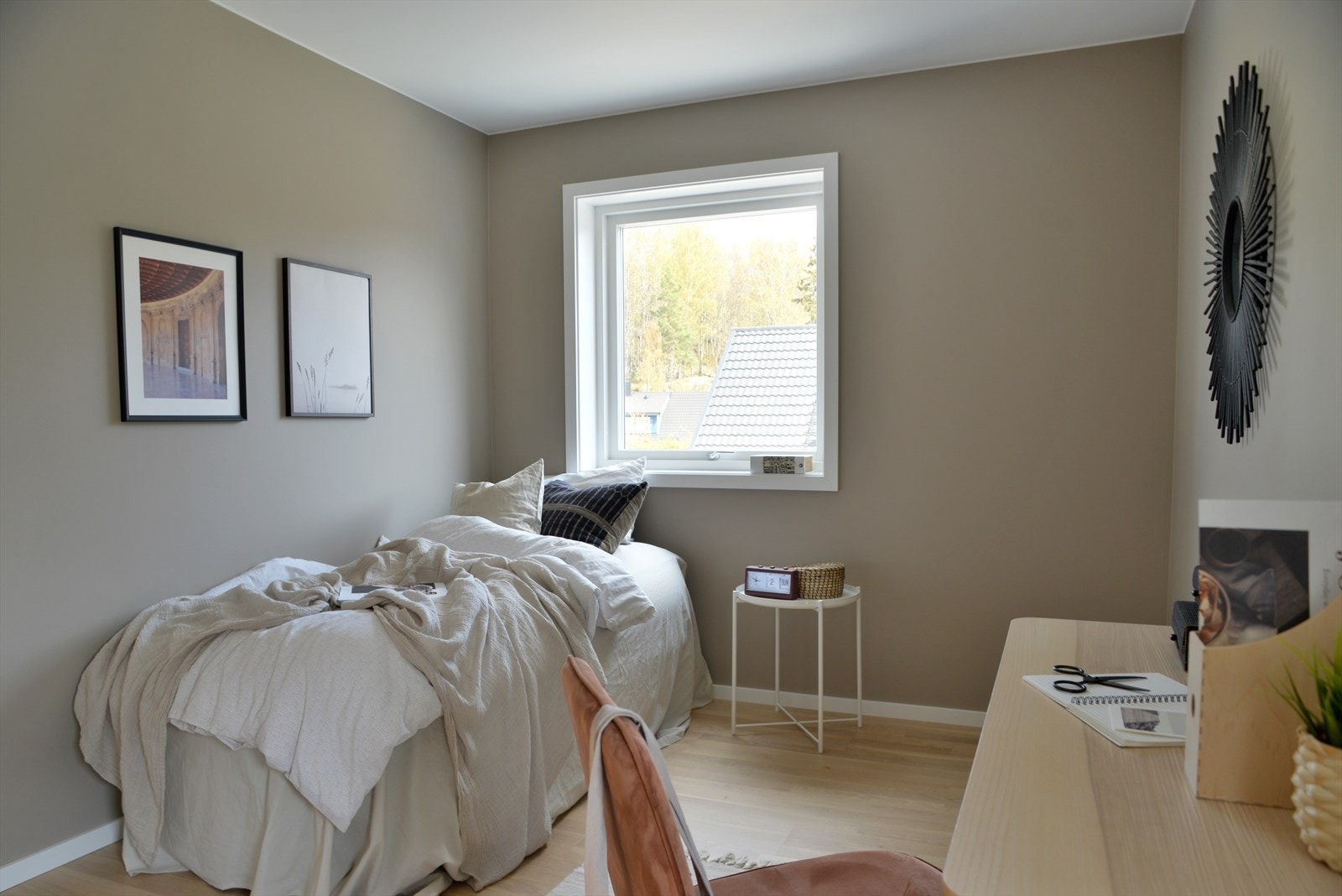 Videre inneholder etasjen to gode barneromgjesteromkontor (eksempelbilde - avvik kan forekomme) Galleribilde