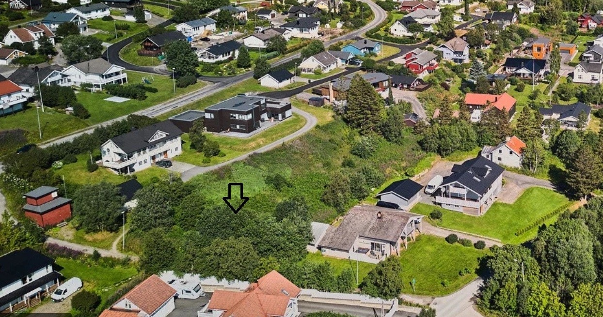 Stor sentrumsnær tomt Galleribilde