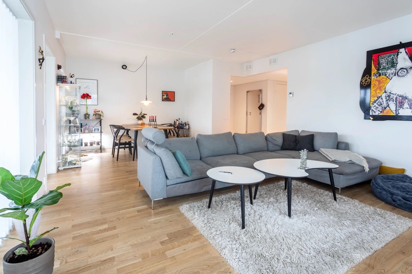 Stuen er av god størrelse. Galleribilde