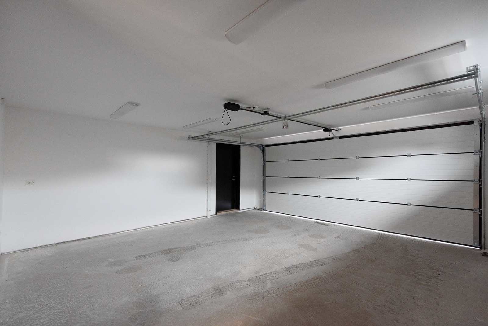 Fra garasjen er det adkomst til entreen via vaskerommet. Galleribilde