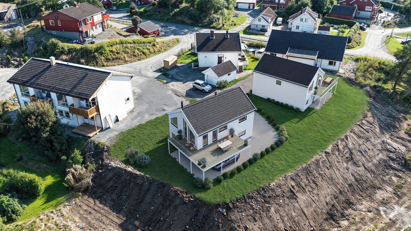 2 eneboliger sentralt på Lunderød rett ved skolen. Galleribilde
