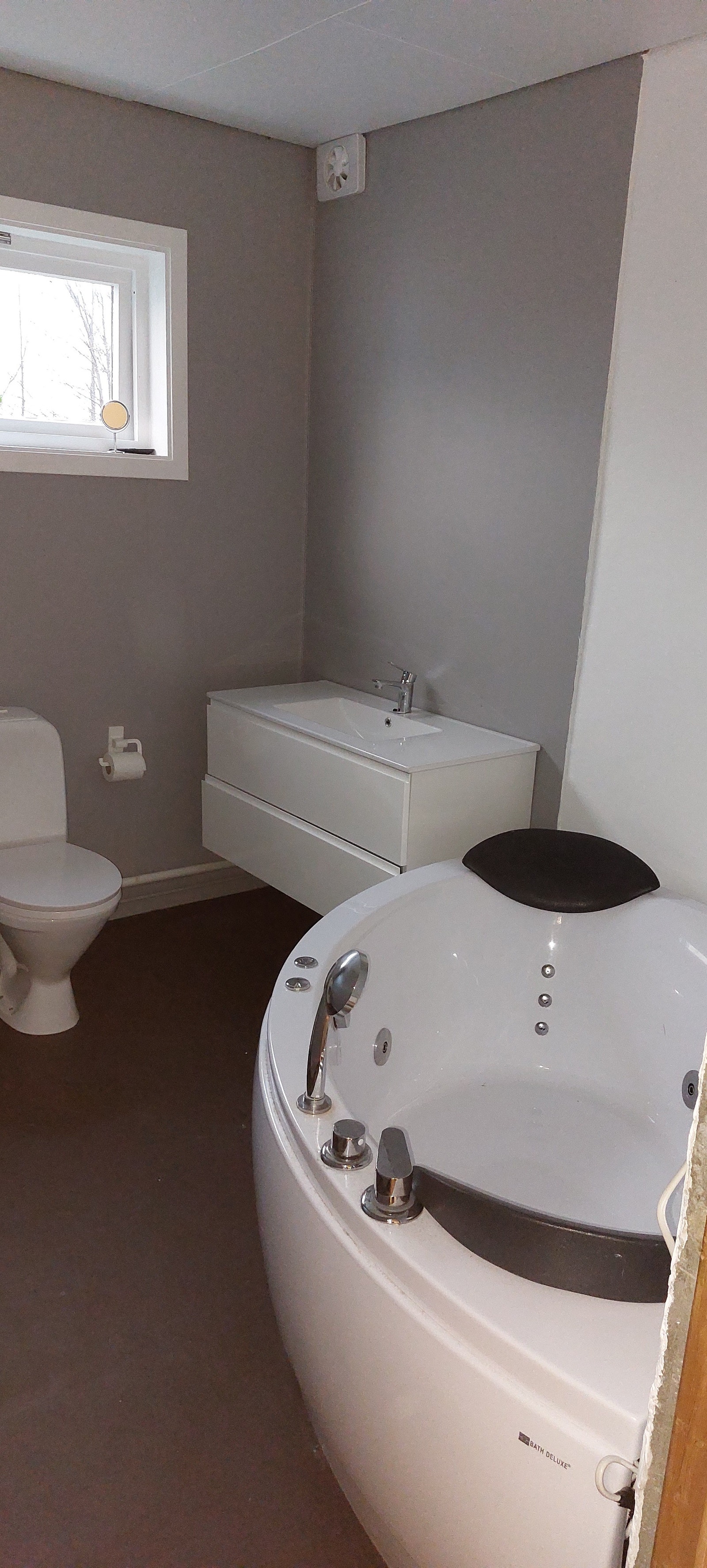 Nyoppusset bad Galleribilde