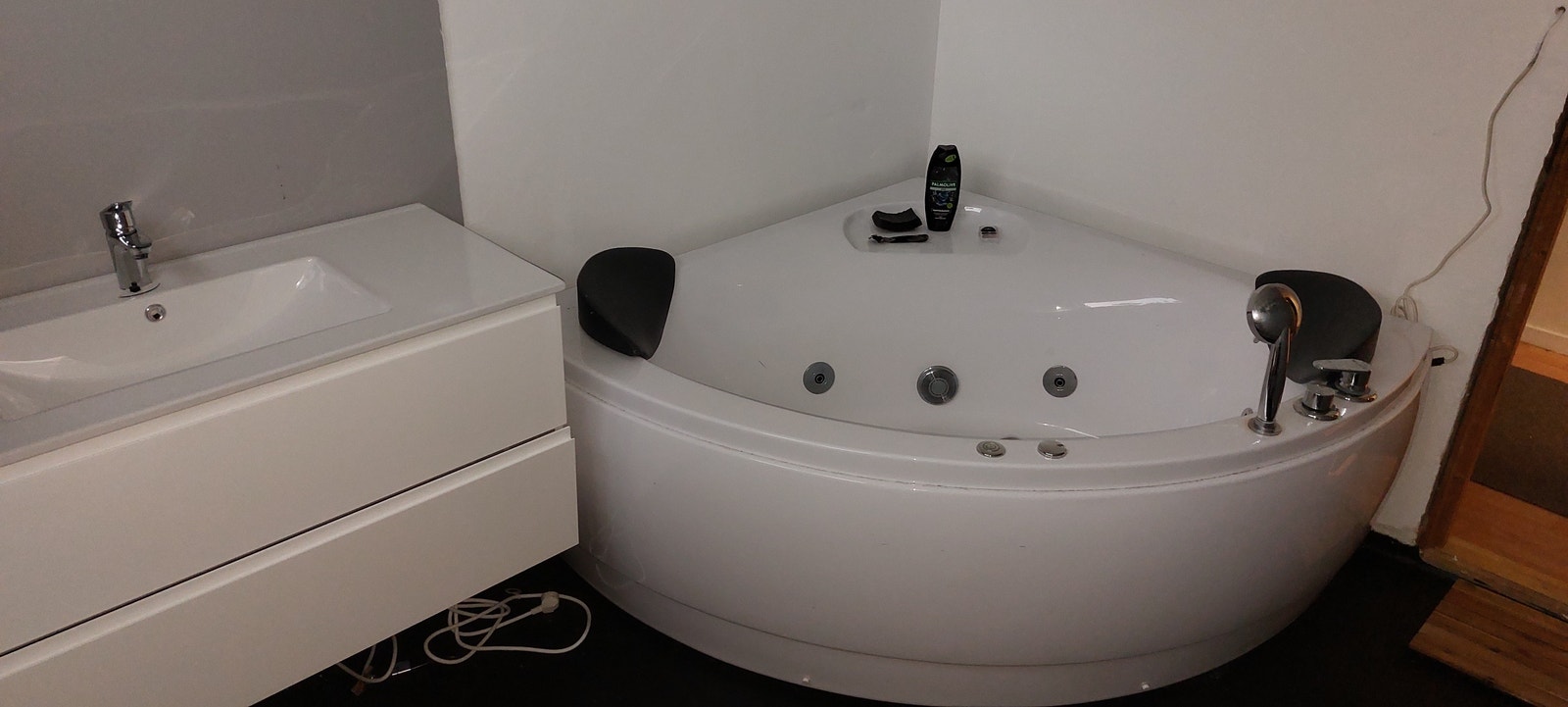 Nyoppusset bad Galleribilde