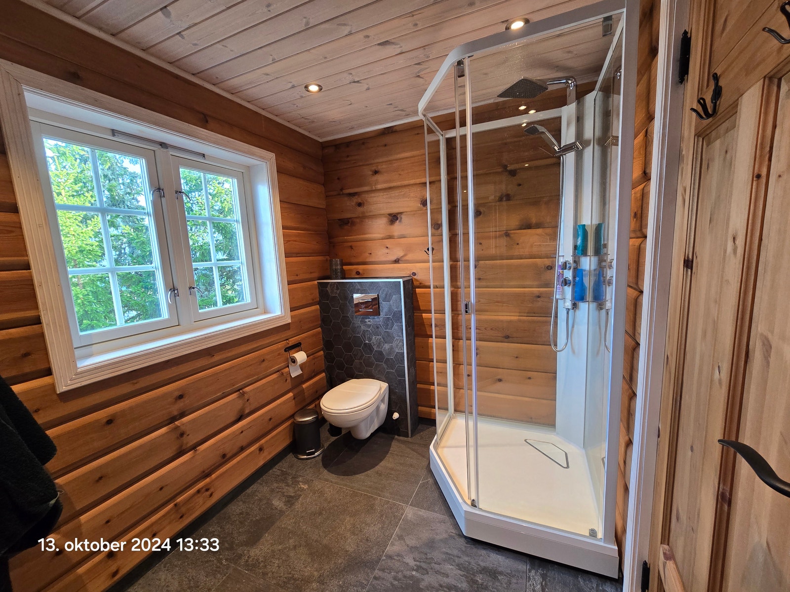 Bad 2. etasje Galleribilde