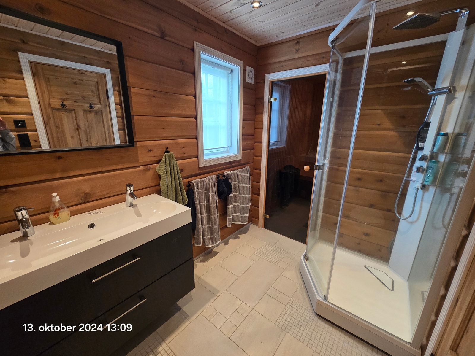 Bad 1. etasje Galleribilde