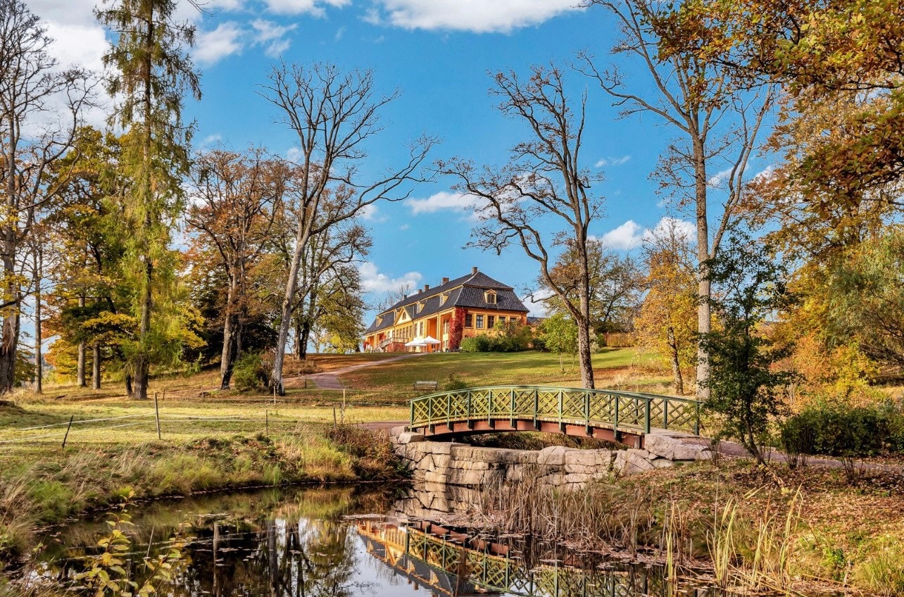 Vakre Bogstad gård, en kort gåtur fra leiligheten. Galleribilde