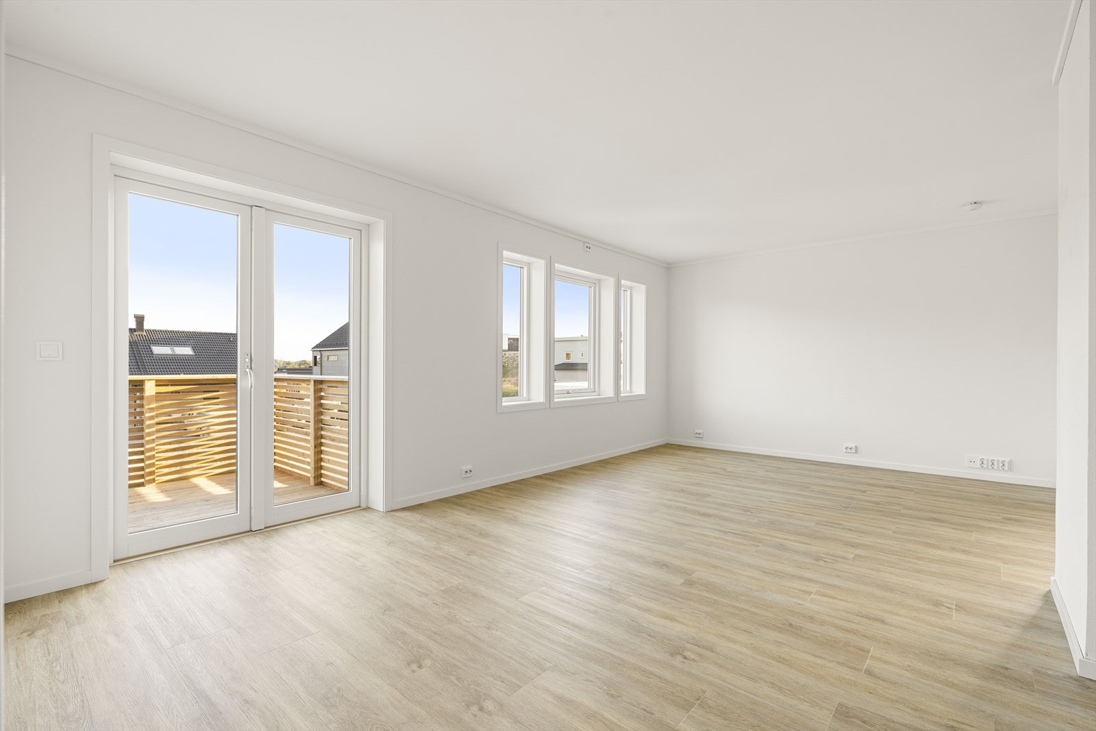 Høyåsen 2 B - Stue med utgang til romslig balkong Galleribilde