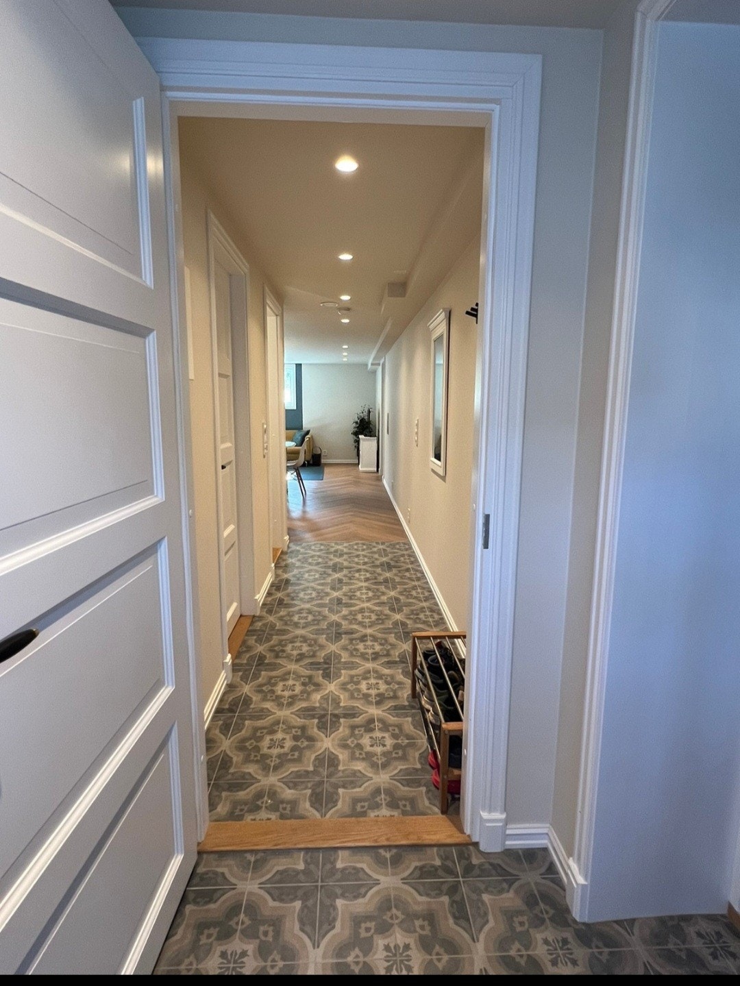 Gang og stue fra inngangen Galleribilde