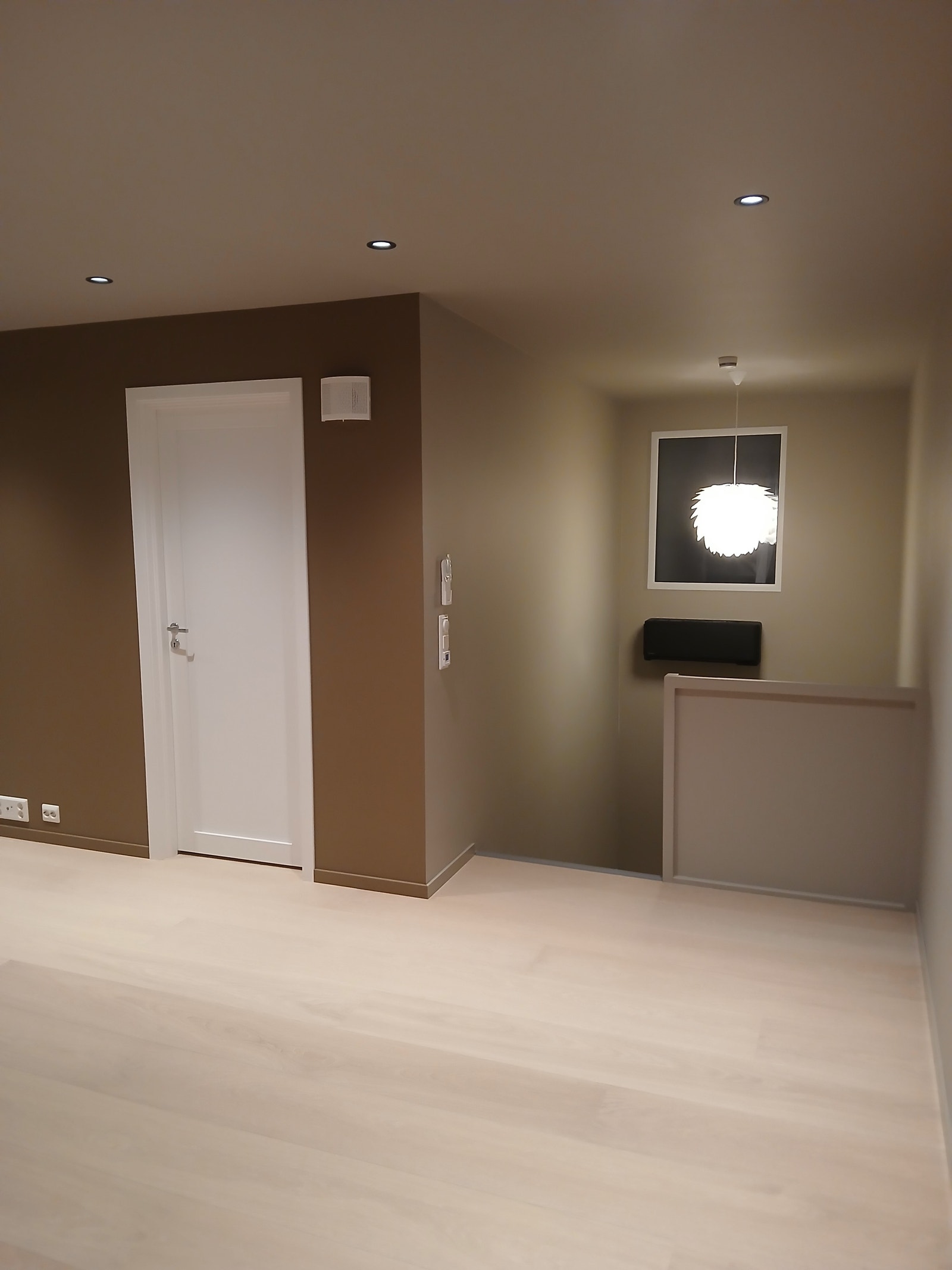 Stue med trappeoppgang Galleribilde