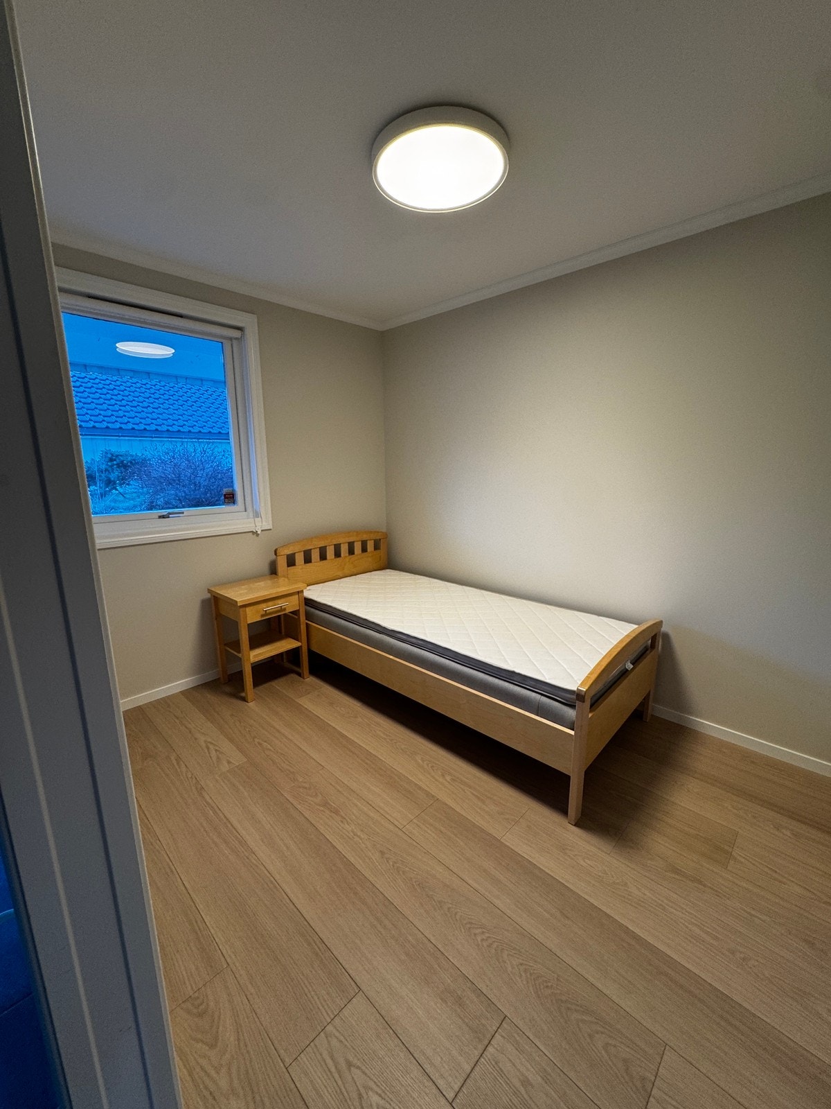 Soverom 2 - kan brukes som gjesterom/kontor Galleribilde