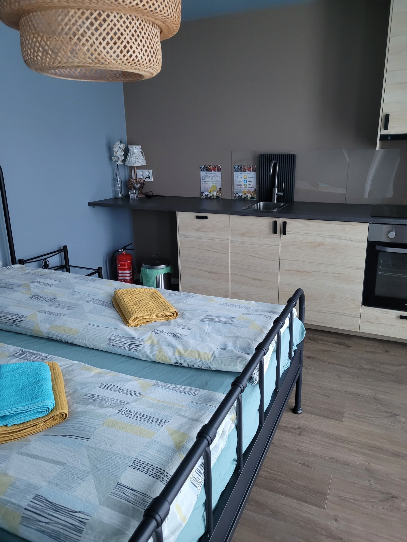Seng og kjøkken Galleribilde