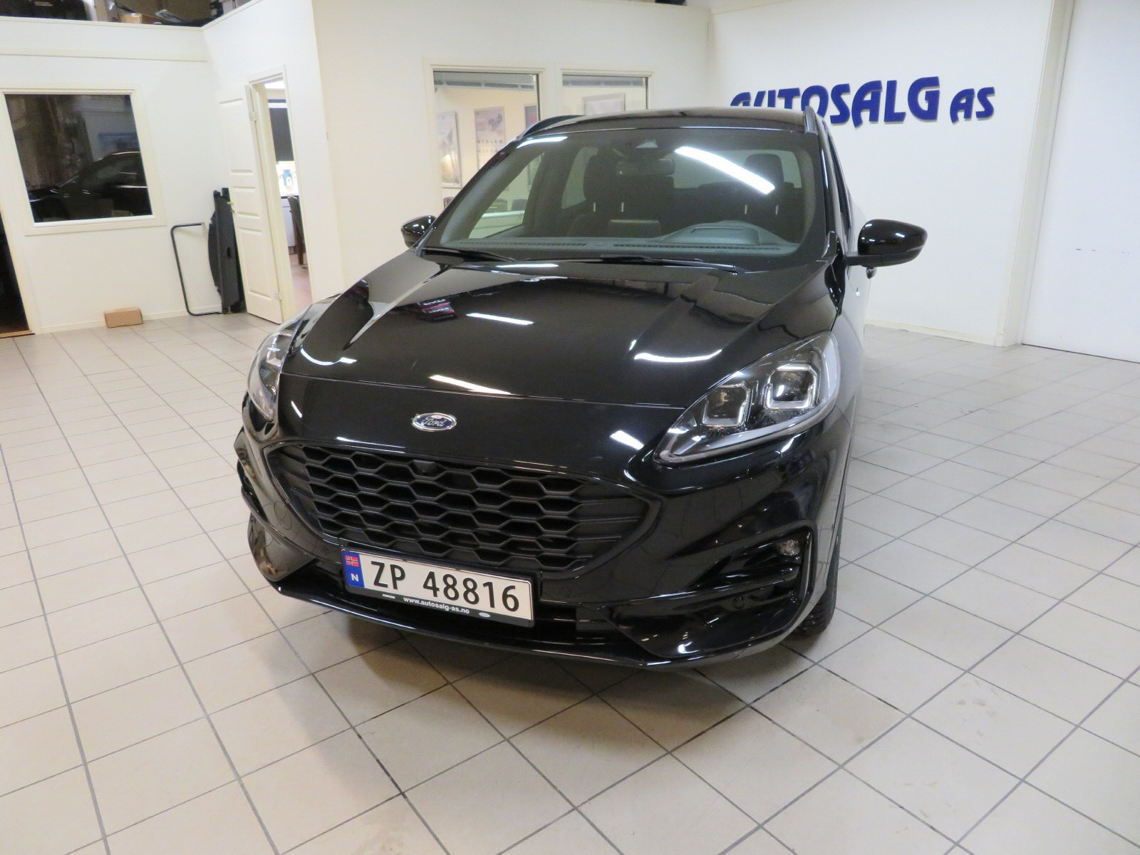 Ford Kuga 2,5 FHEV ST-Line AWD 2