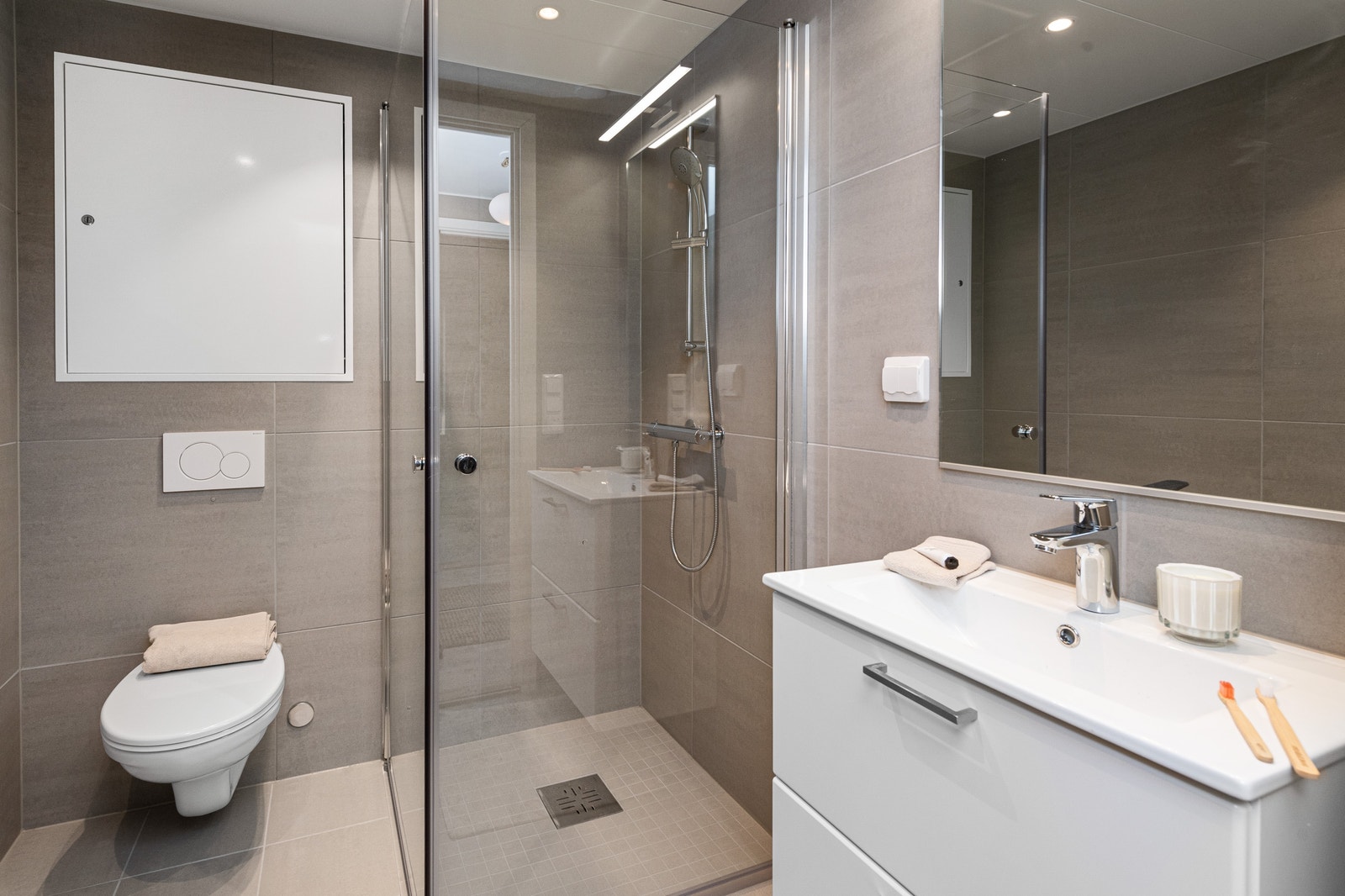 Bad i tilknytning til hovedsoverom Galleribilde