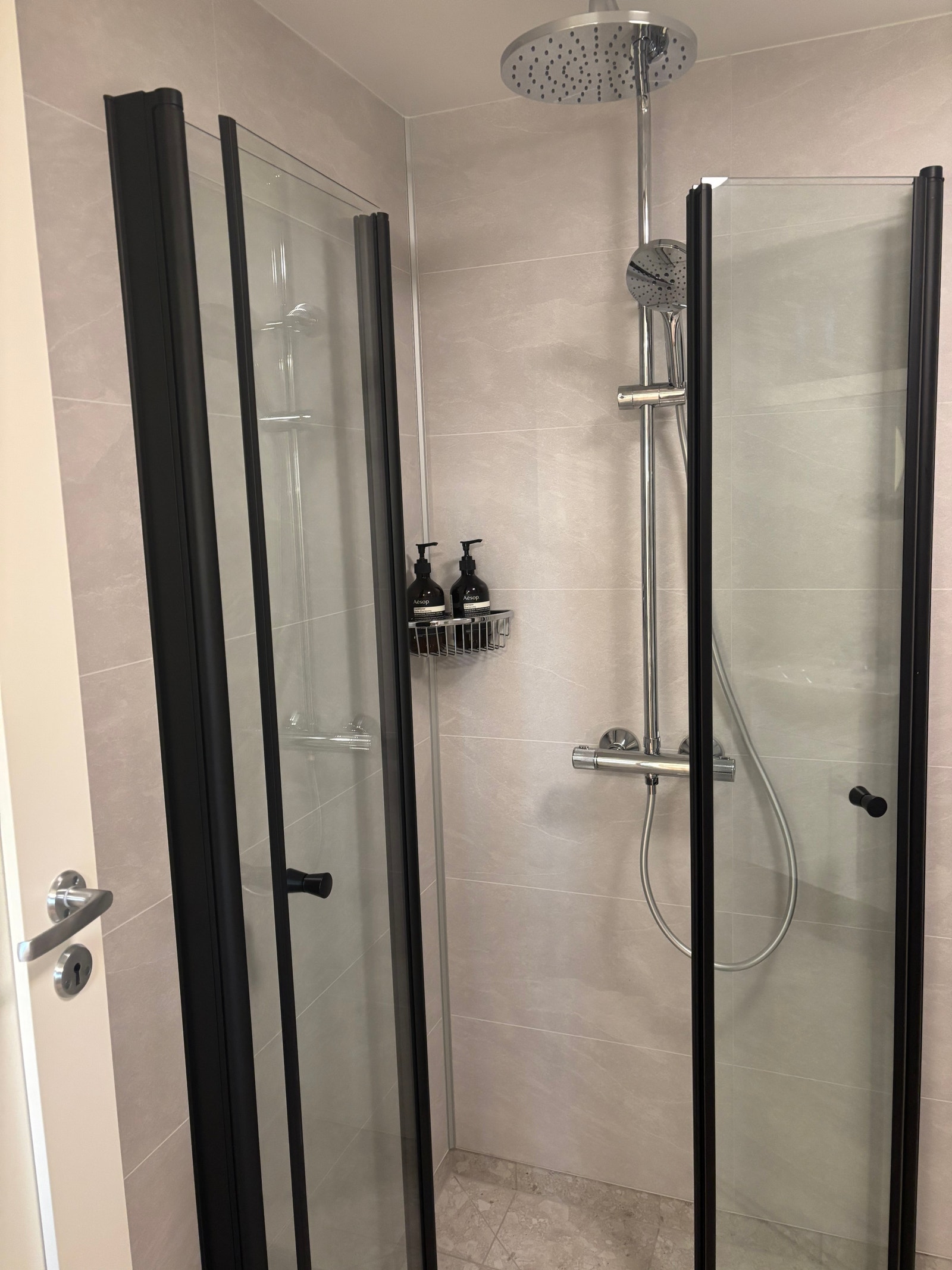 Nyoppusset bad Galleribilde