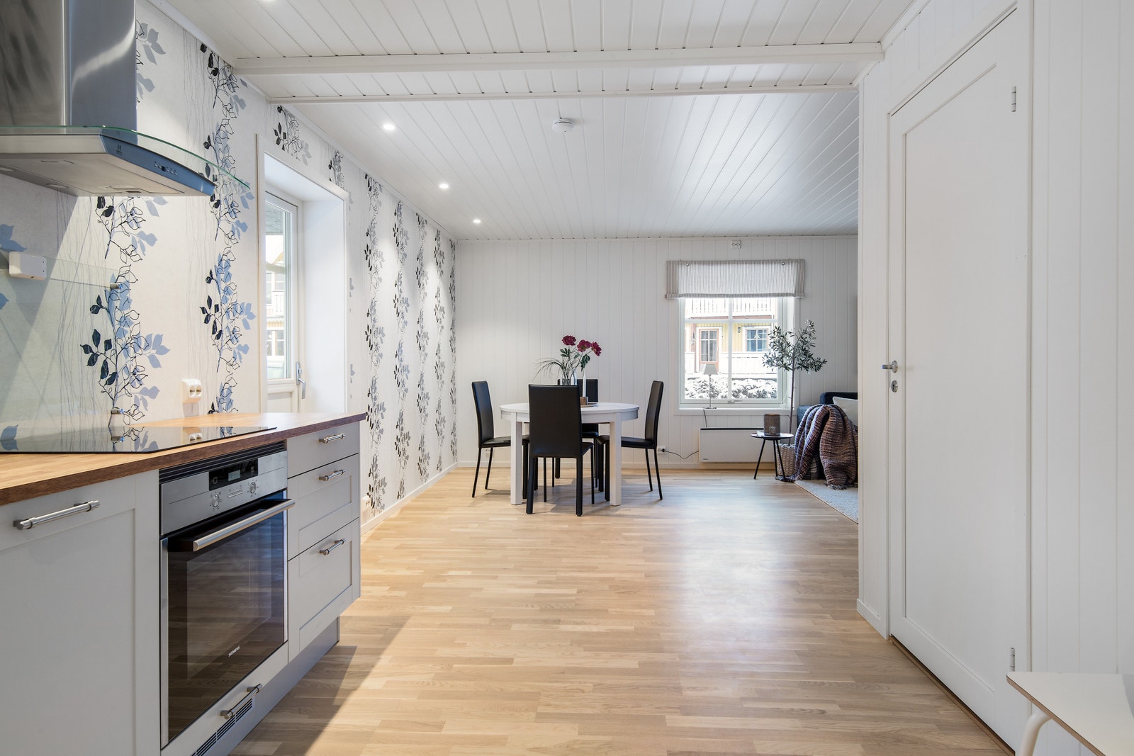 Downlights over spisebord Galleribilde