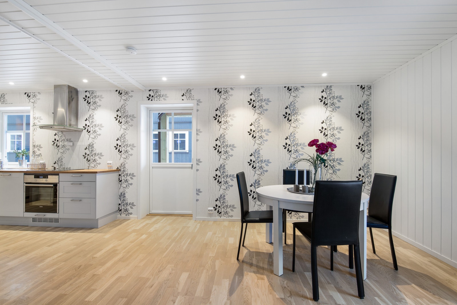 Downlights over spisebord Galleribilde