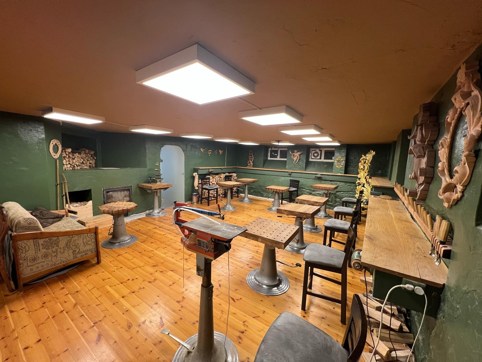 Treskjæringsverksted Galleribilde