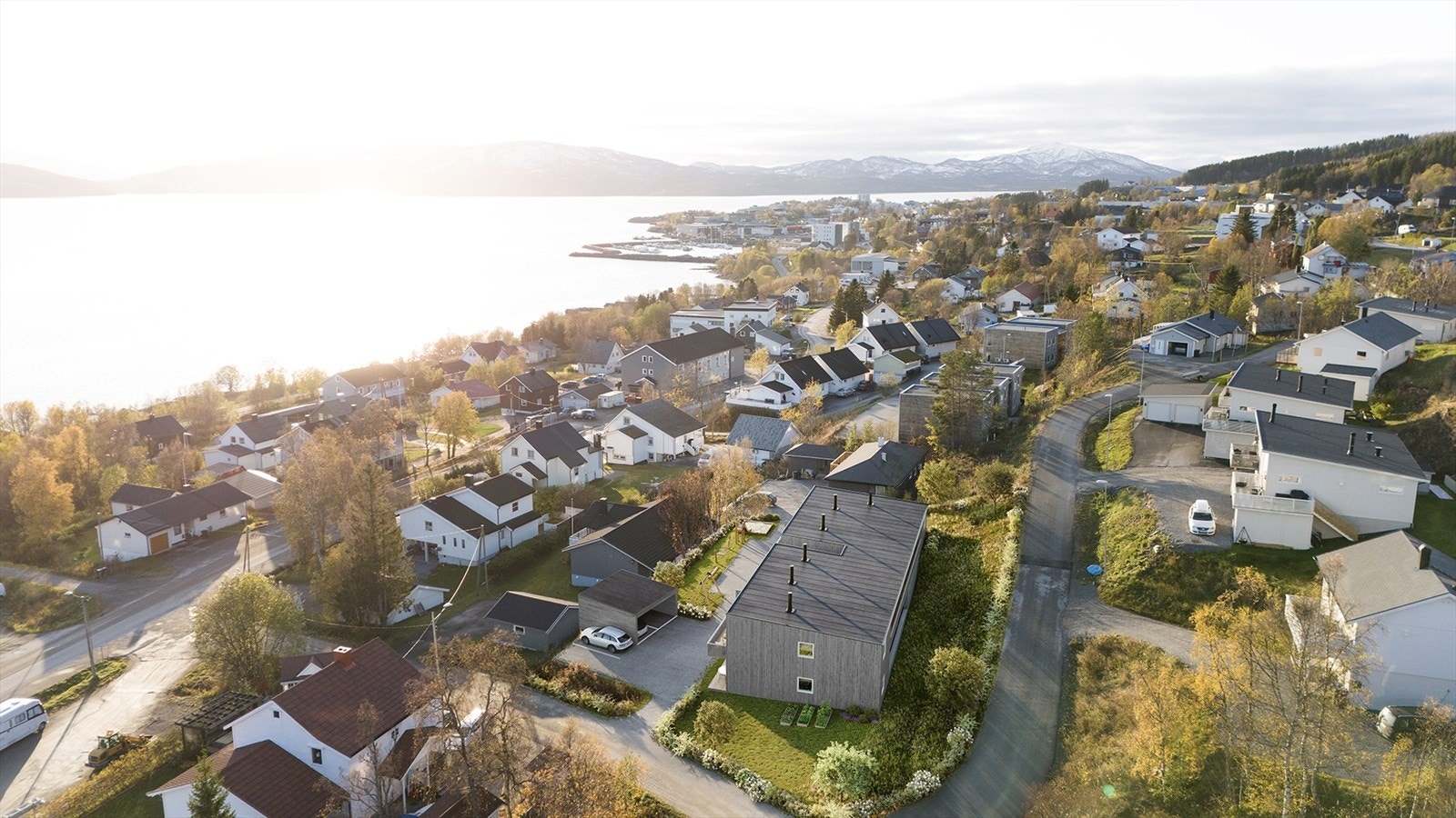 Gangavstand til barnehage og skole, samt kort vei til Finnsnes sentrum. Galleribilde