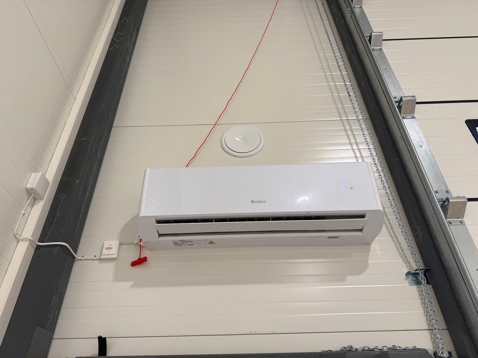 Varmepumpe for industri er installert. Galleribilde
